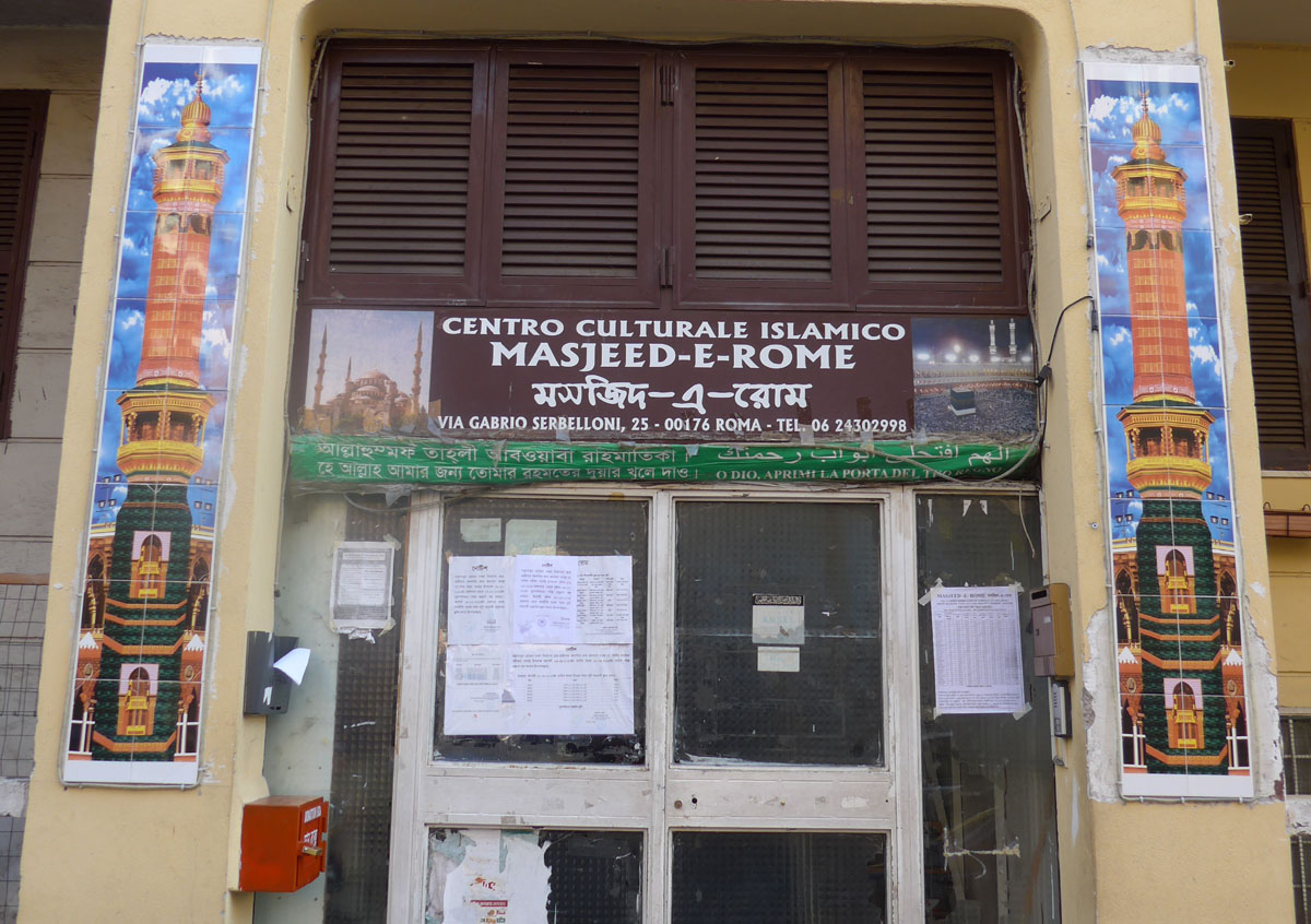 Centro islamico, via Gabrio Serbelloni 25 [CC BY NC SA]