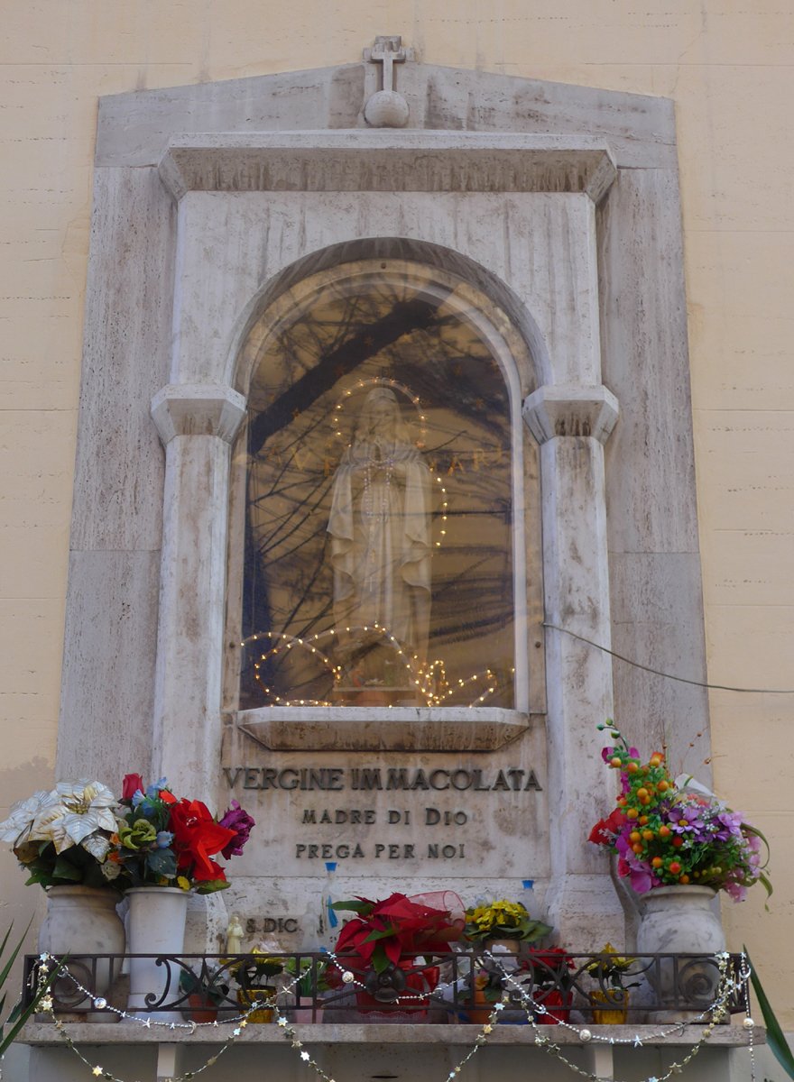 Edicola con la Madonna dell'Immacolata, Via della Marranella 74  [CC BY NC SA]