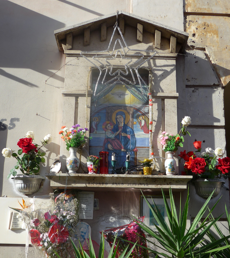 Edicola della Madonna del Divino Amore, Via Via Lodovico Pavoni 63-67  [CC BY NC SA]